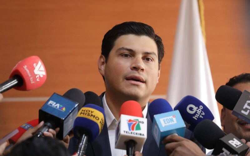 Corrección a declaración del consejero Marlon Ochoa sobre la transmisión simultánea de actas a los partidos políticos